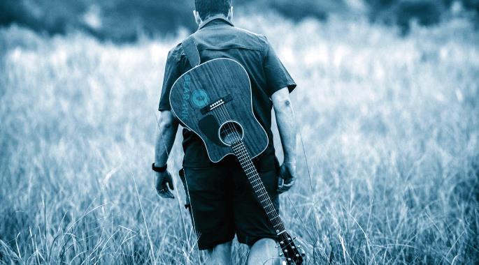 Learning-guitar-abroad